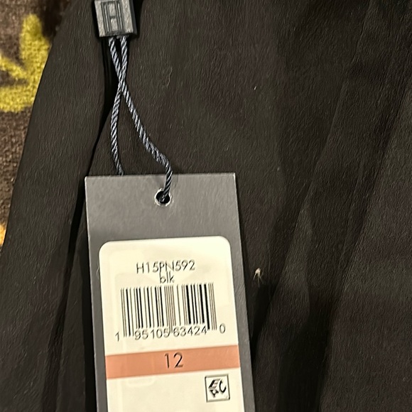 Brand new Tommy Hilfiger pull on pants - Picture 5 of 8